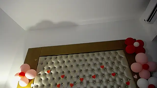 Snapshot of MegannMyerss chatting on 02.21.25 MegannMyerss online show from 02.21.25