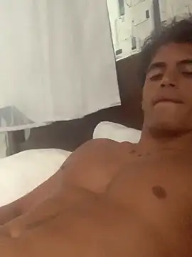 Snapshot of Babzinho_ chatting on 11.02.25 Babzinho online show from 11.02.25