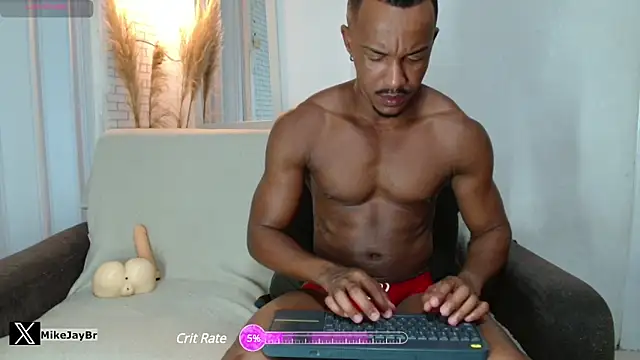 Snapshot of mikejaybra chatting on 02.05.25 mikejaybra online show from 02.05.25