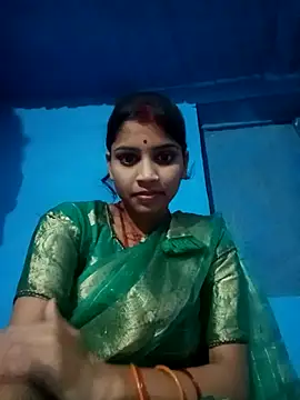 Snapshot of Nisha_Cute chatting on 10.27.25 Nisha Cute online show from 10.27.25
