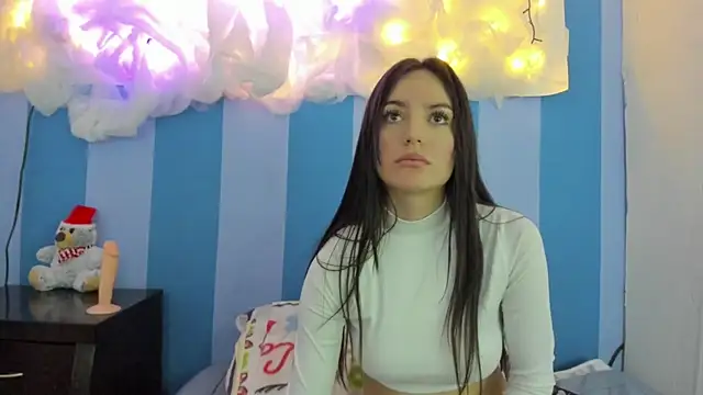 Snapshot of britny_clouds chatting on 12.08.24 britny clouds online show from 12.08.24