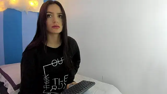 Snapshot of britny_clouds chatting on 12.27.24 britny clouds online show from 12.27.24