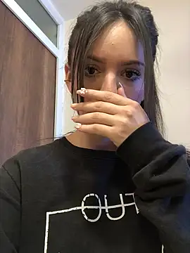 Snapshot of britny_clouds chatting on 03.13.25 britny clouds online show from 03.13.25