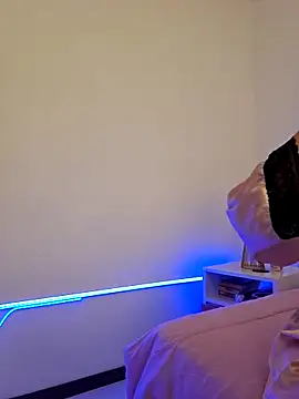 VictoriaEvaans  online show from 12.02.25