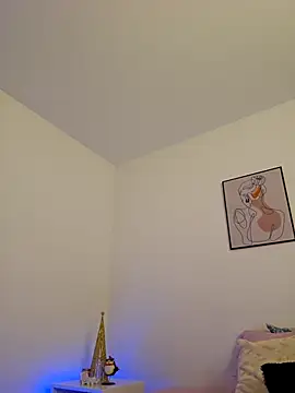 VictoriaEvaans  online show from 12.15.25