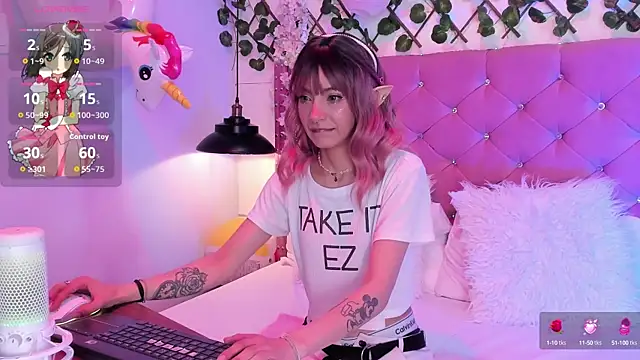 lauren evans96 online show from 10.17.25