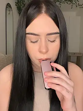  SweetCandyy online show from 04.17.26