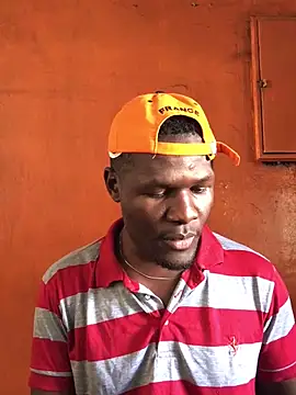 Snapshot of HutchMansell chatting on 12.29.24 HutchMansell online show from 12.29.24