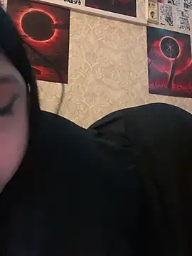Snapshot of Pepe-pupu chatting on 01.28.25 Pepe-pupu online show from 01.28.25