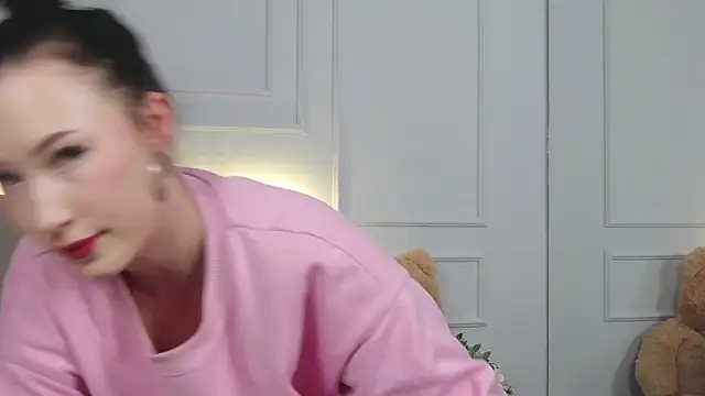 LeilaLow online show from 02.27.25