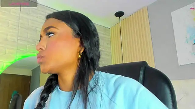 nicole  parker1 online show from 01.26.25