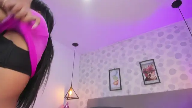 nicole  parker1 online show from 03.31.26