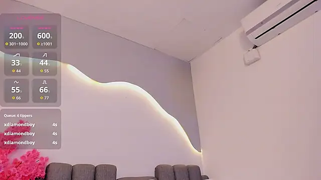 Snapshot of RenataJhonson_ chatting on 12.04.25 RenataJhonson online show from 12.04.25