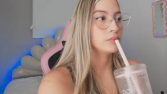 Issabela G1 online show from 03.28.26