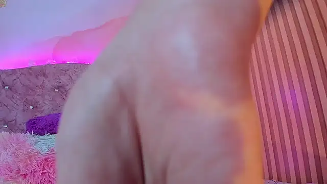 Snapshot of Bella__sweet chatting on 02.22.25 Bella sweet online show from 02.22.25