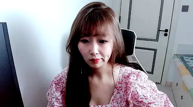 Snapshot of zhenzhen999 chatting on 12.12.24 zhenzhen999 online show from 12.12.24