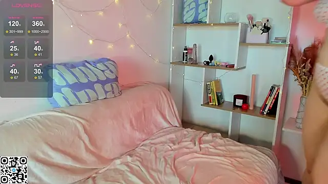 Snapshot of Lif_love chatting on 10.26.25 Lif love online show from 10.26.25