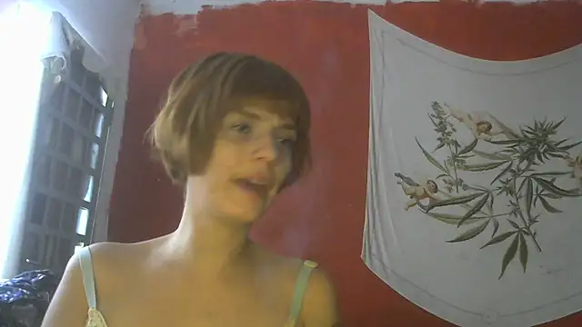 Snapshot of spacegirlll chatting on 03.15.25 spacegirlll online show from 03.15.25