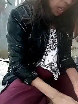 zoya khan25 online show from 12.16.24