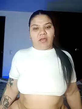 Snapshot of mile_uribe chatting on 12.15.25 mile uribe online show from 12.15.25