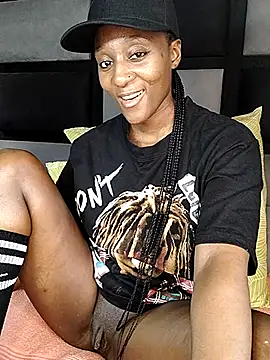 Lucy Blacksilk online show from 03.17.25