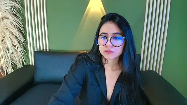 ChloeTurner  online show from 10.13.25