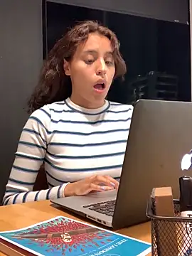 Katee Jones online show from 02.01.25