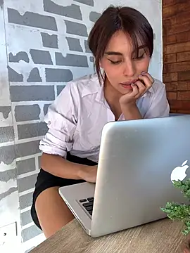 Katee Jones online show from 02.01.25