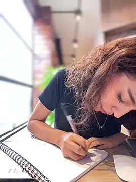 Katee Jones online show from 02.11.25