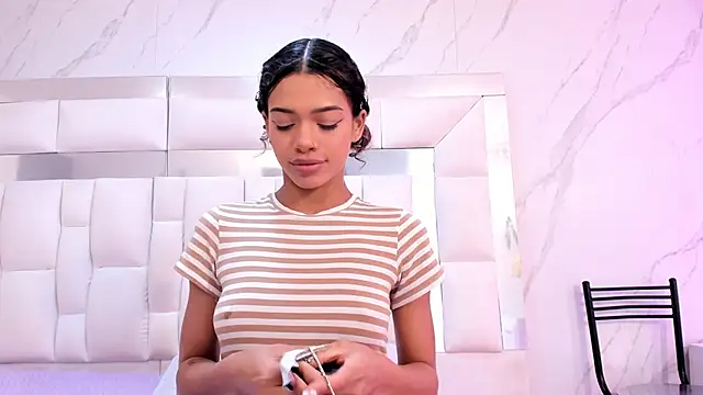 BritneyCollins online show from 11.15.25