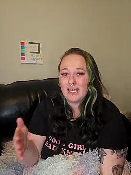 Snapshot of Bunny_Cummings chatting on 09.23.25 Bunny Cummings online show from 09.23.25