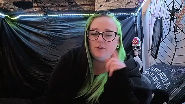 Snapshot of Bunny_Cummings chatting on 02.15.26 Bunny Cummings online show from 02.15.26