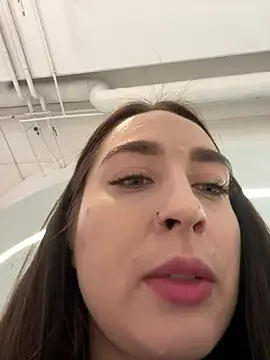 Holly Play online show from 12.10.24