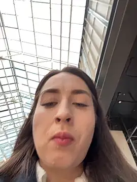 Holly Play online show from 12.12.24