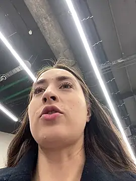 Holly Play online show from 12.19.24