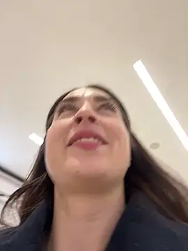 Holly Play online show from 12.19.24