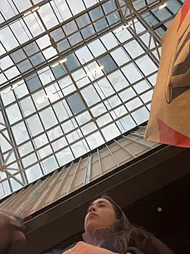 Holly Play online show from 12.23.24