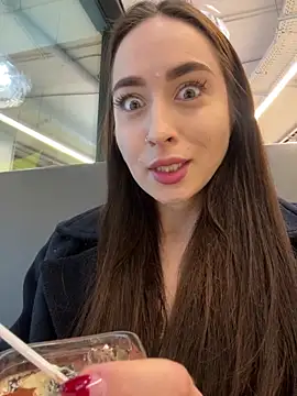 Holly Play online show from 12.30.24