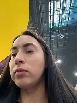 Holly Play online show from 02.13.25