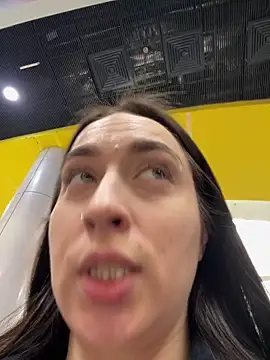 Holly Play online show from 02.13.25