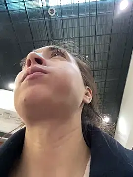 Holly Play online show from 02.18.25