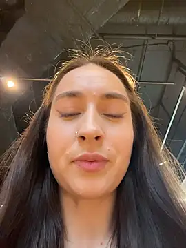 Holly Play online show from 02.13.26