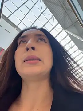 Holly Play online show from 03.13.26