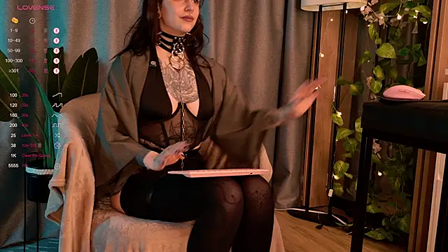 MichaellaMoon online show from 12.10.24