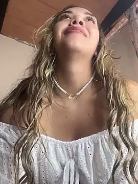 Snapshot of Iris_lee chatting on 03.13.25 Iris lee online show from 03.13.25