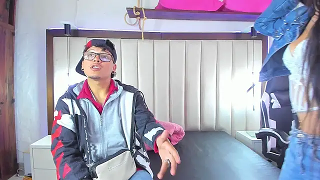 Bonny Bonss online show from 10.25.25