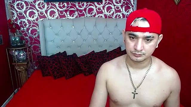 Snapshot of BOYSPEIN chatting on 03.18.25 BOYSPEIN online show from 03.18.25