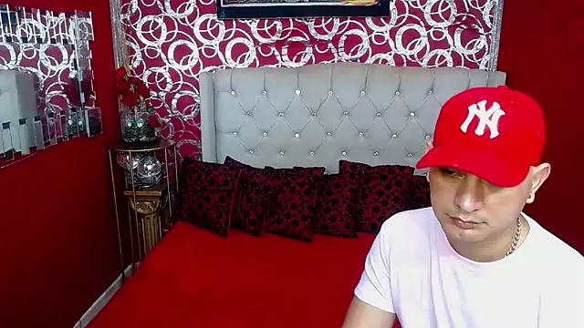 Snapshot of BOYSPEIN chatting on 03.22.25 BOYSPEIN online show from 03.22.25