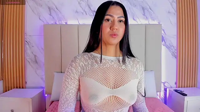 Iris Thompson  online show from 03.04.26