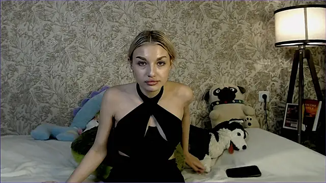 Ella Milla online show from 11.10.25